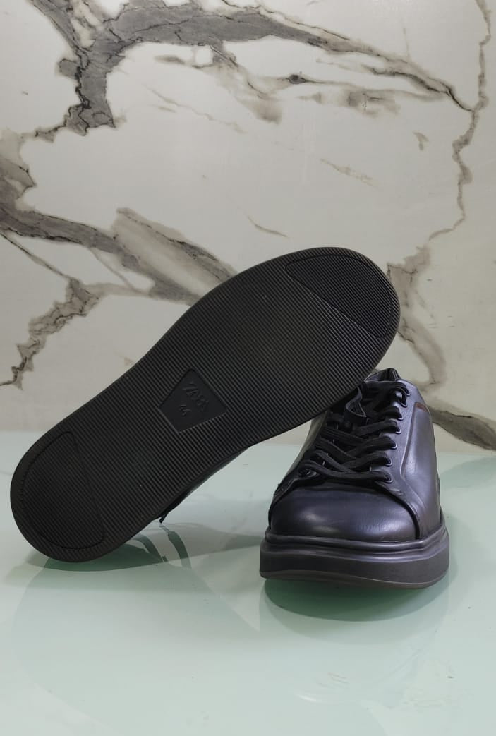 ZARA LACE UP SNEAKER