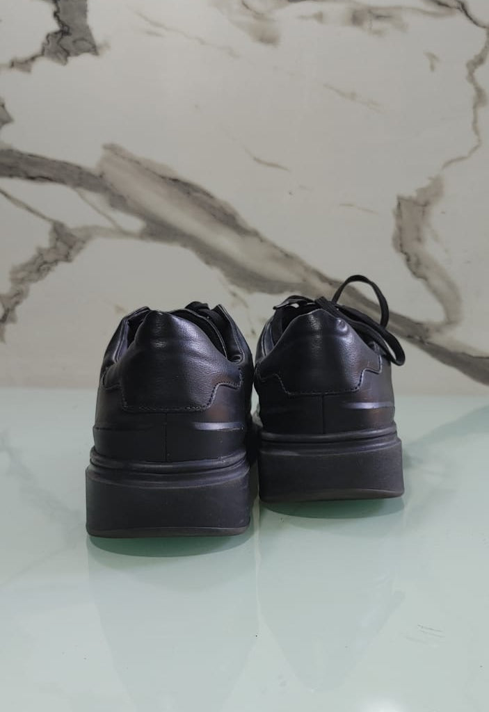ZARA LACE UP SNEAKER
