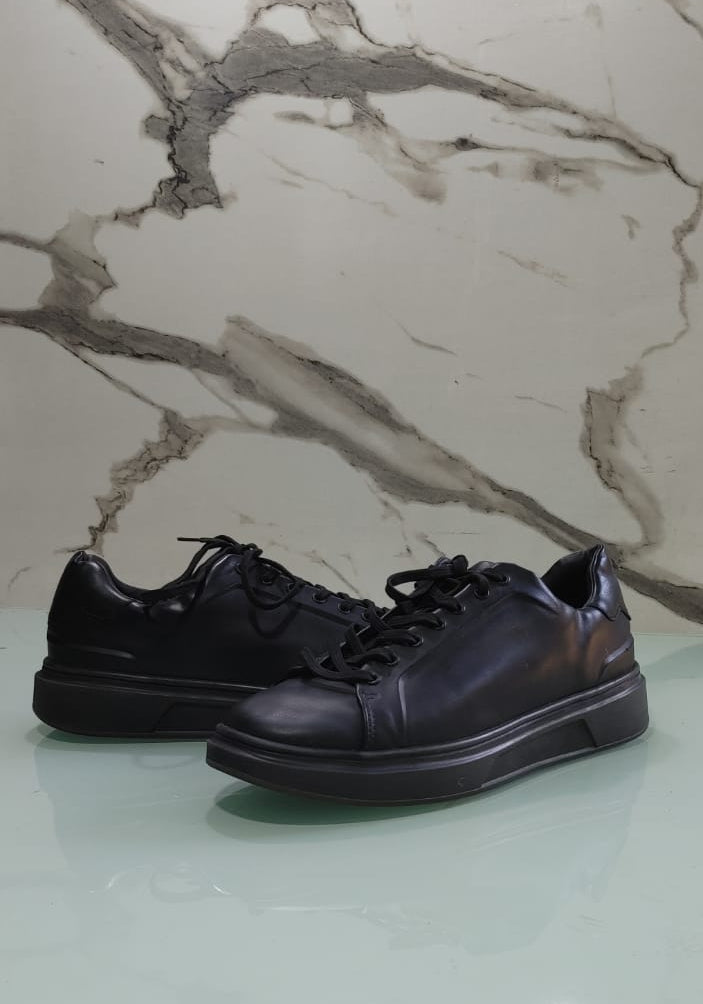 ZARA LACE UP SNEAKER