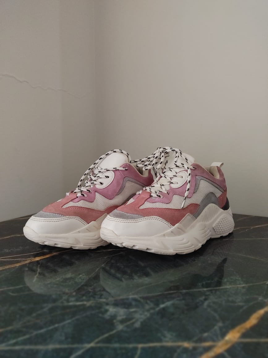 STEVE MADDEN SNEAKERS