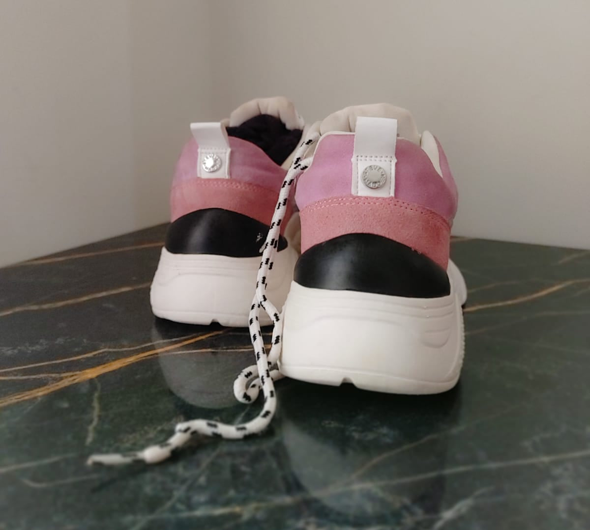 STEVE MADDEN SNEAKERS